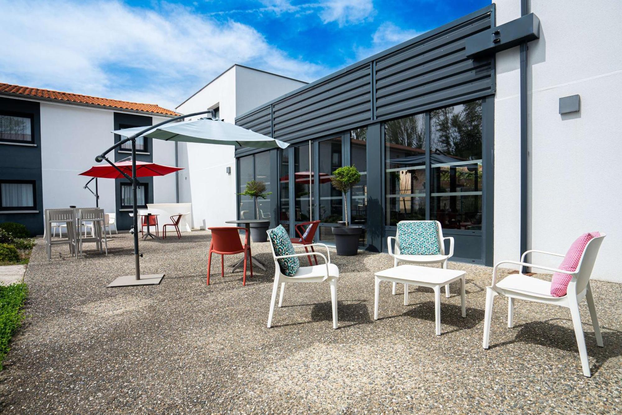 Sure Hotel By Best Western Les Portes De Montauban Exteriör bild
