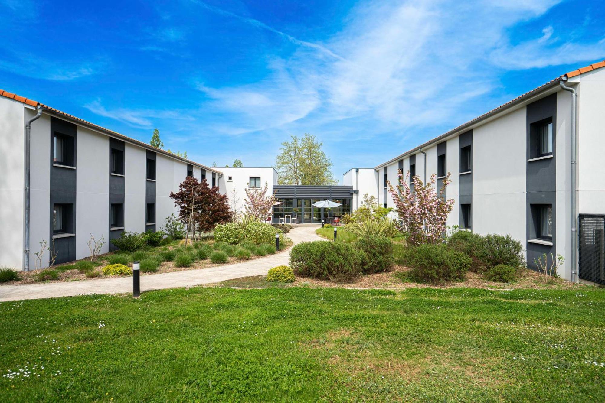 Sure Hotel By Best Western Les Portes De Montauban Exteriör bild